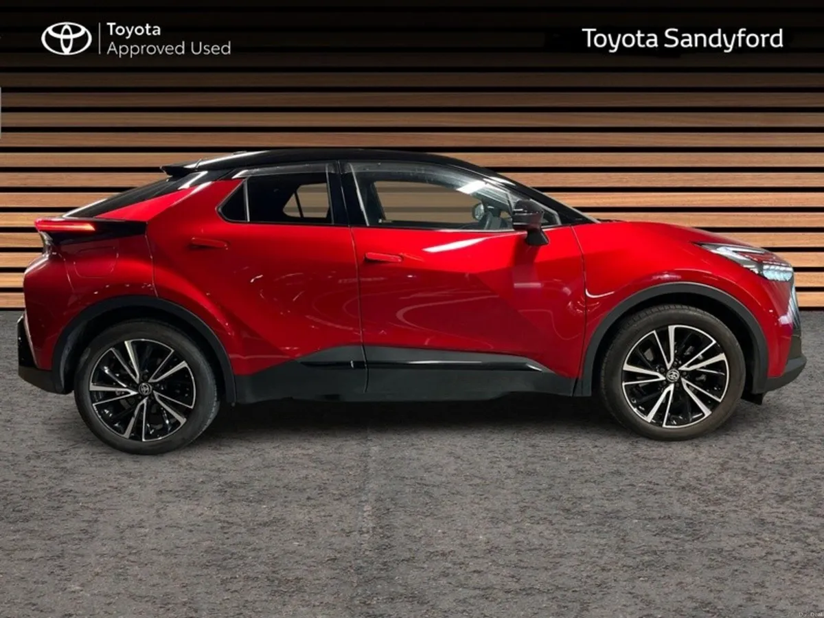 Toyota C-HR TOP SPEC SOL C-HR PHEV // PANORAMIC RO - Image 3
