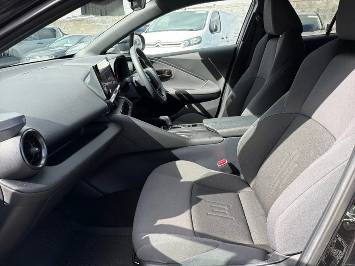 Toyota C-HR AWD VERY RARE ALL WHEEL DRIVE C-HR 2.0 - Image 6