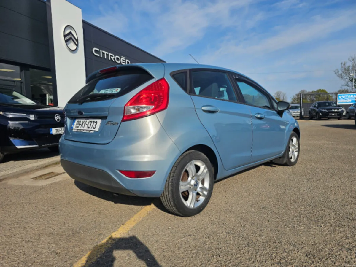 Ford Fiesta Style 1.25 82PS 5DR - Image 3