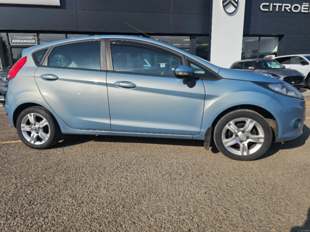 Ford Fiesta Style 1.25 82PS 5DR - Image 4