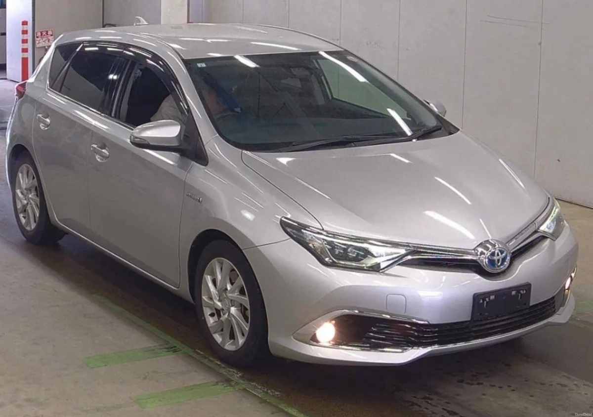 2016 Toyota Auris Hybrid - Image 1