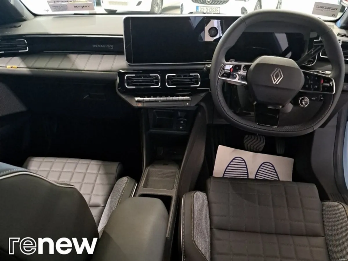 Renault 4 VIP EVENT this FRIDAY & SAT 24/25th APRI - Image 3