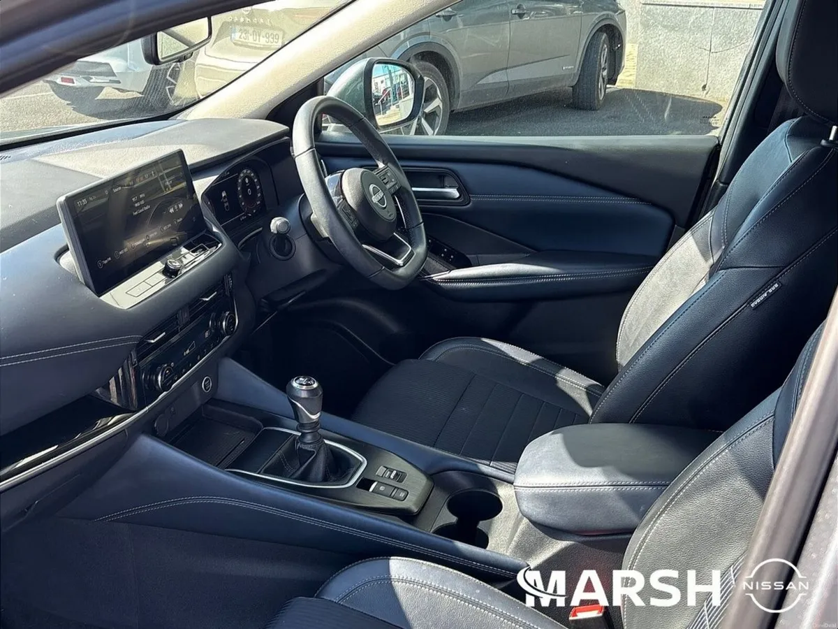 Nissan Qashqai 1.3 MILD HYBRID SV PREMIUM 5DR - Image 4