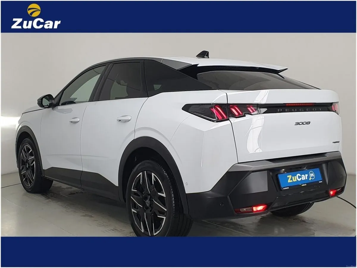 Peugeot 3008 1.2 MHEV PureTech 136bhp eDCS6 Allure - Image 4