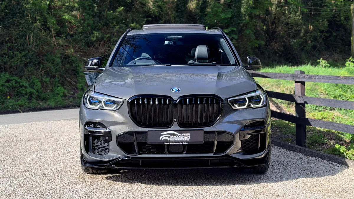2022 (222) BMW X5 45E MSPORT PRO **SKY LOUNGE - Image 4