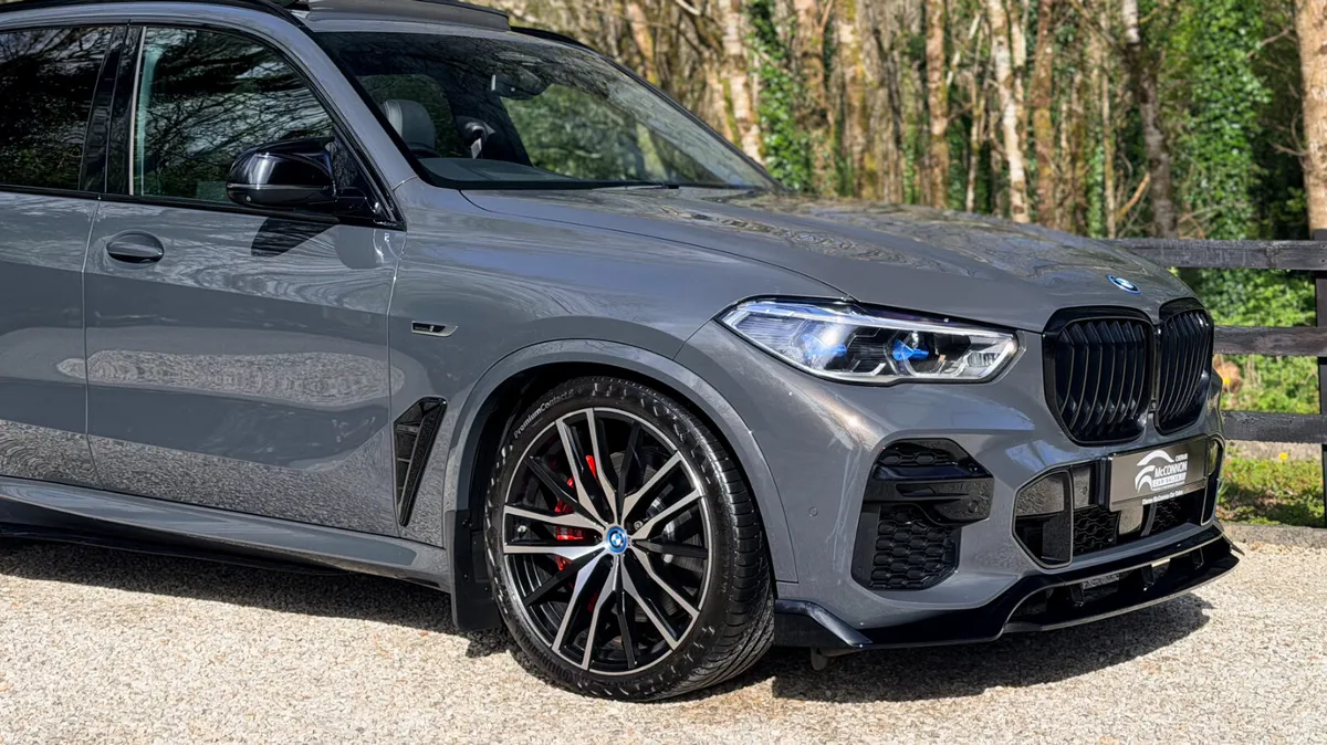 2022 (222) BMW X5 45E MSPORT PRO **SKY LOUNGE - Image 2