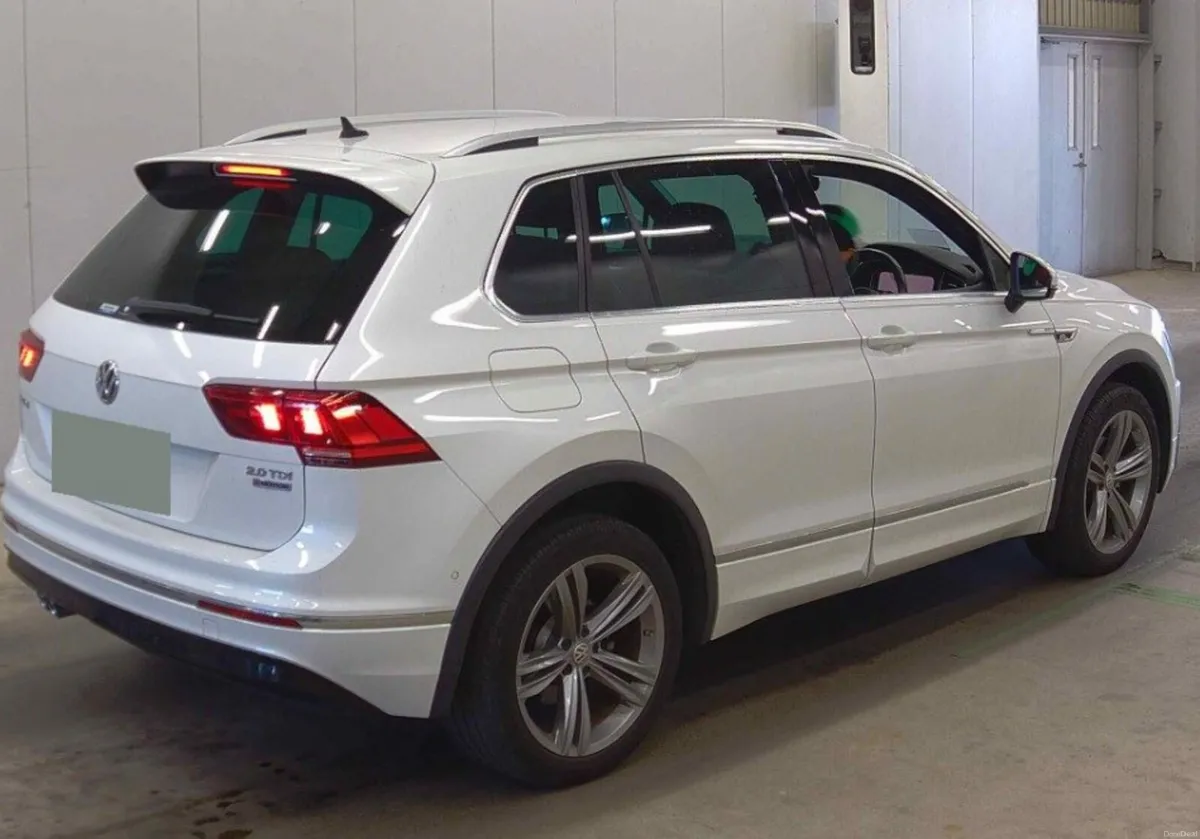2019 VW Tiguan R-Line 4 Motion - Image 3