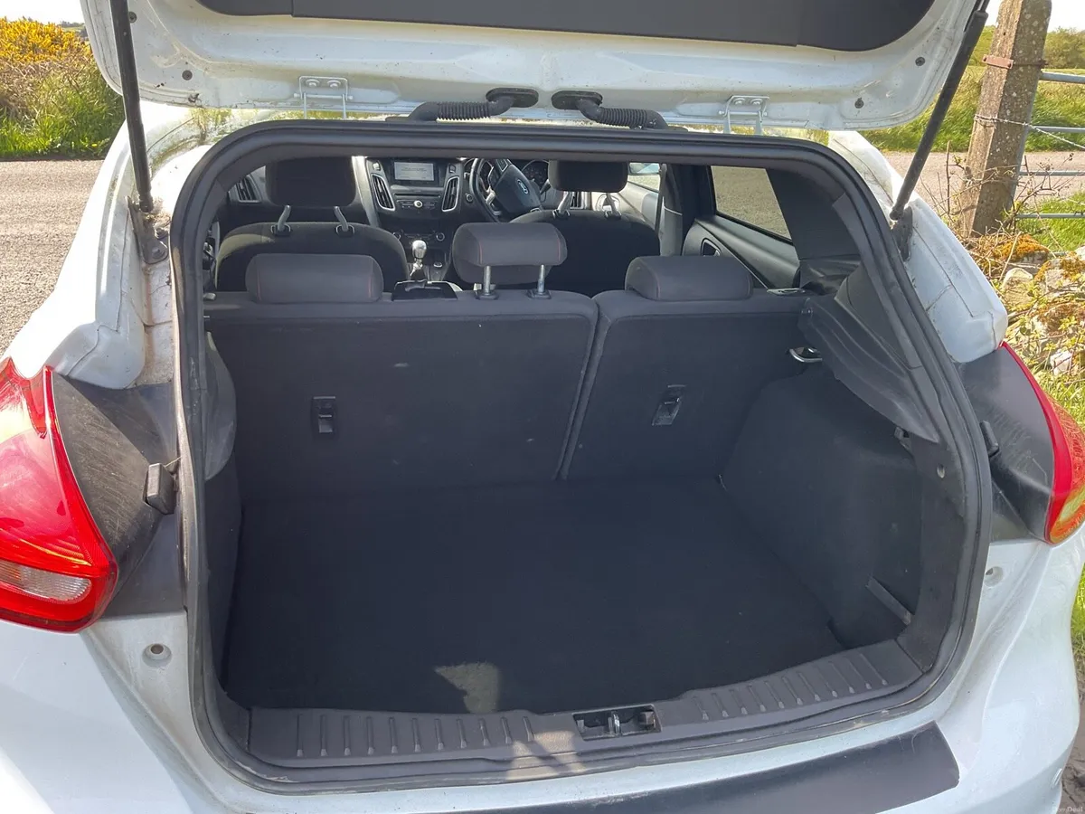 2018  ford focus st - Image 4