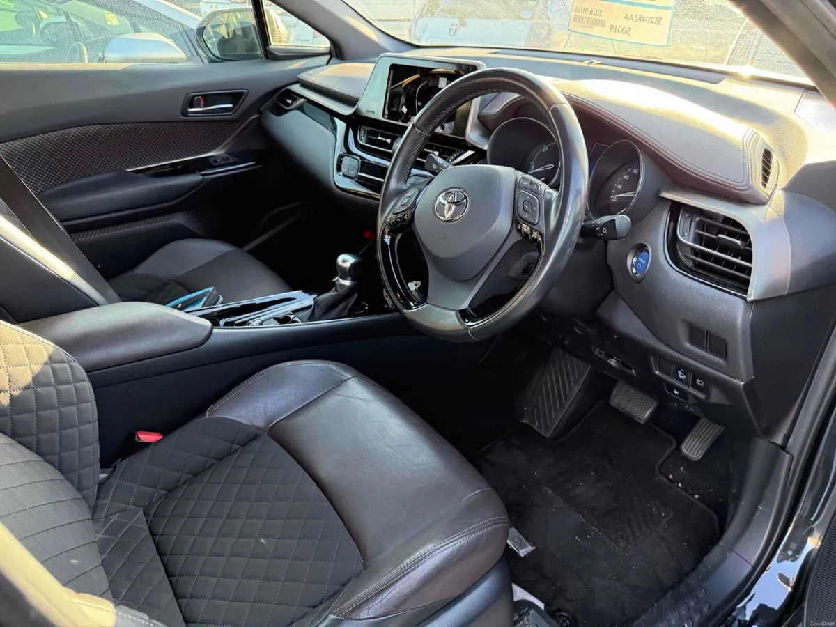 Toyota C-HR 2018 - Image 4