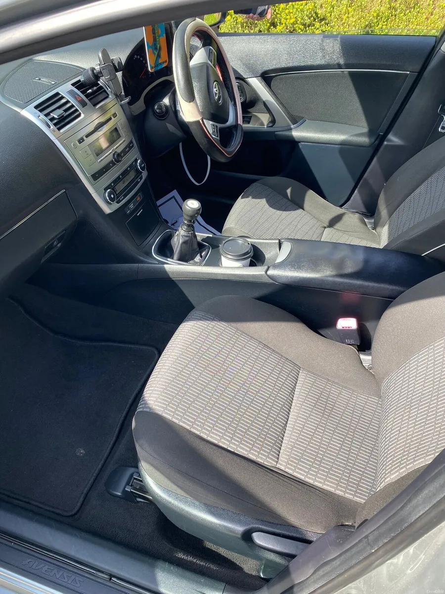 Toyota Avensis 2012 - Image 4