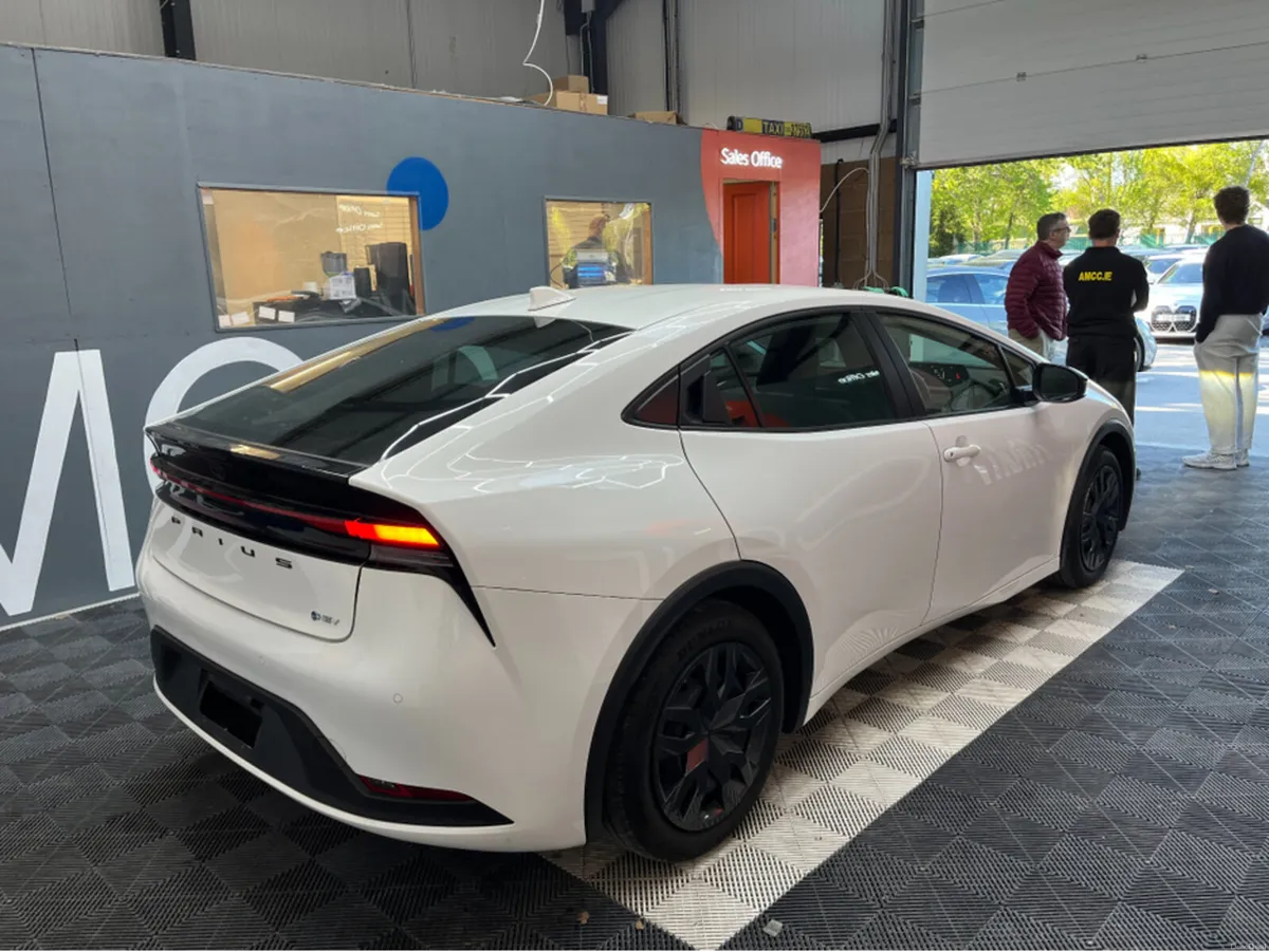 Toyota Prius €31950 2024 TOYOTA PRIUS X 1.8 AUTOMA - Image 2