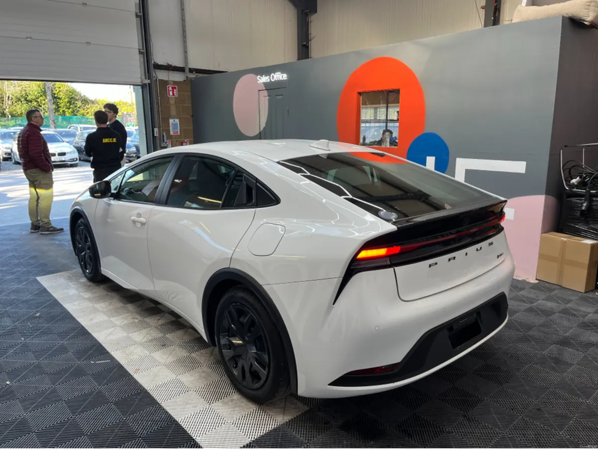 Toyota Prius €31950 2024 TOYOTA PRIUS X 1.8 AUTOMA - Image 4