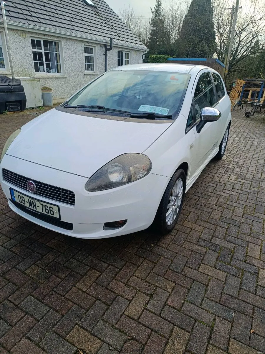 Fiat Punto Grande 2009 - Image 2
