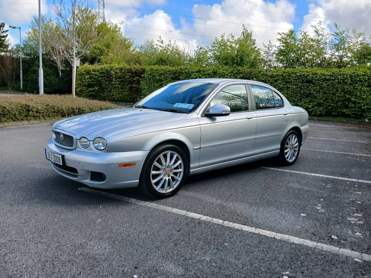 Jaguar X Type 2.0 Diesel Silver Metalic / Black Le - Image 2