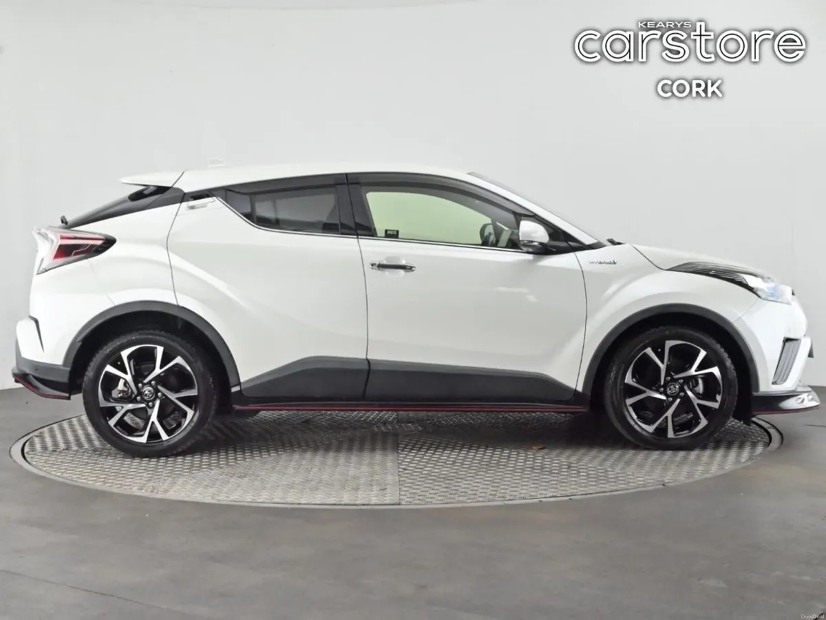 Toyota C-HR 1.8 HYBRID Auto (Full KIT) - Image 2