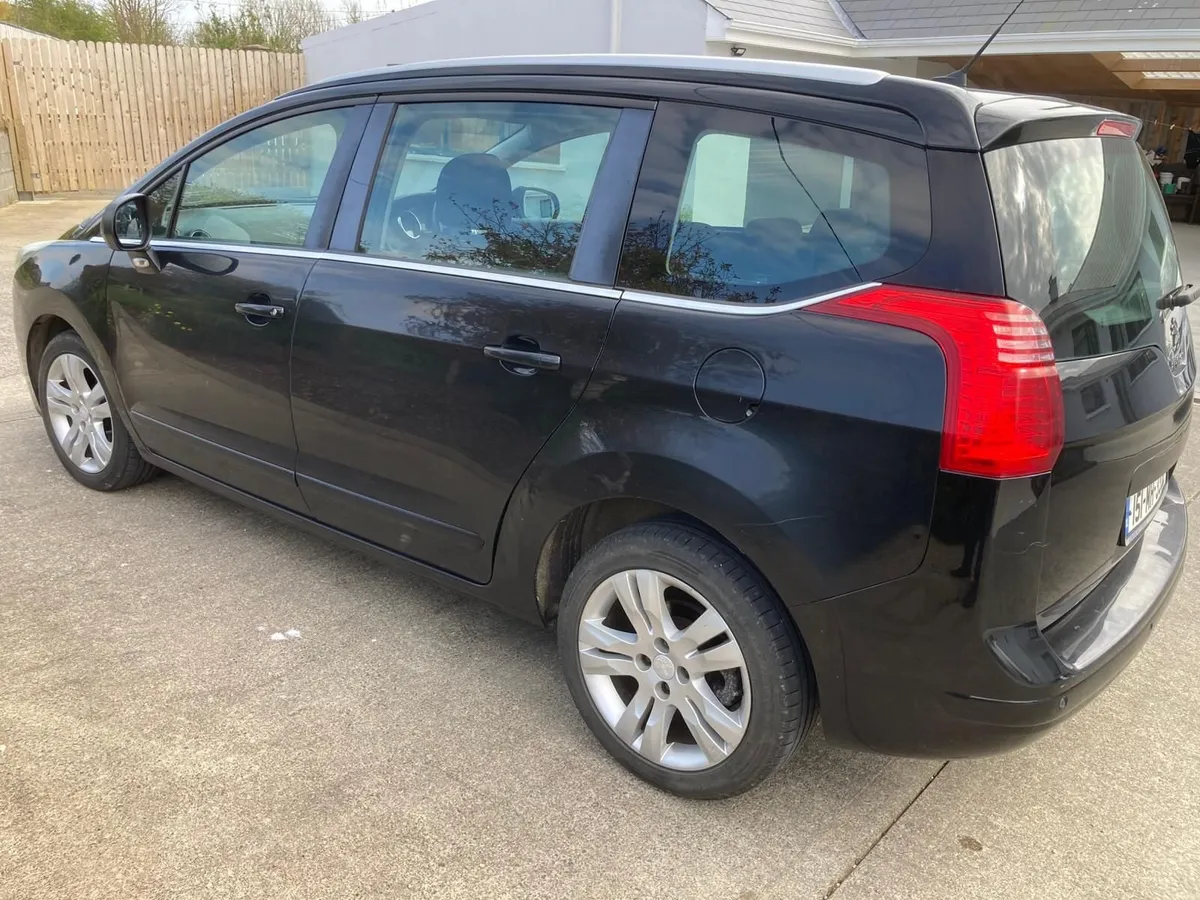 Peugeot 5008 2015 - Image 2