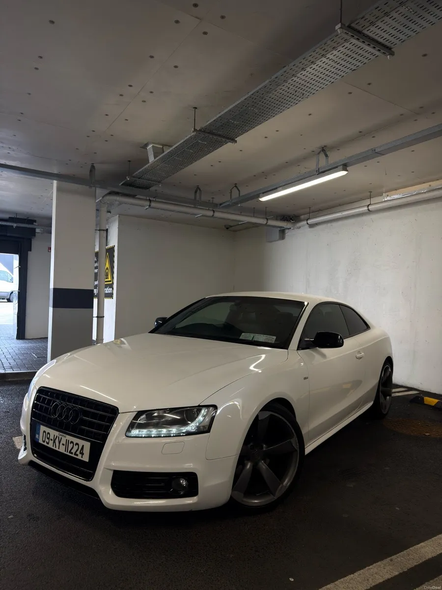 Audi A5 S line 2.0 TDI - Image 1