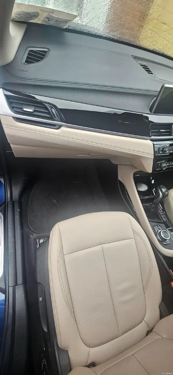 2021 BMW X1 xDrive25e Plug-In Hybrid / Auto - Image 3