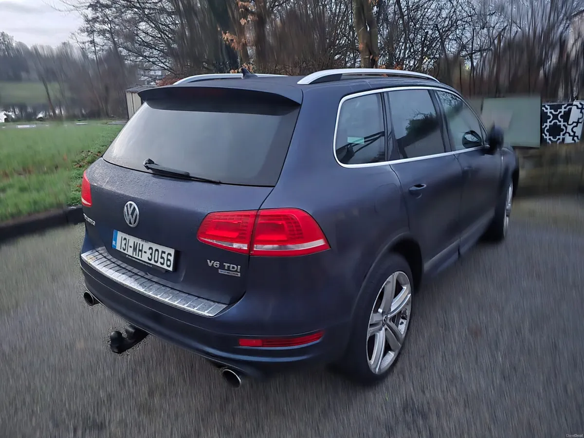 Volkswagen Touareg 2013 R-Line  Top Spec - Image 3