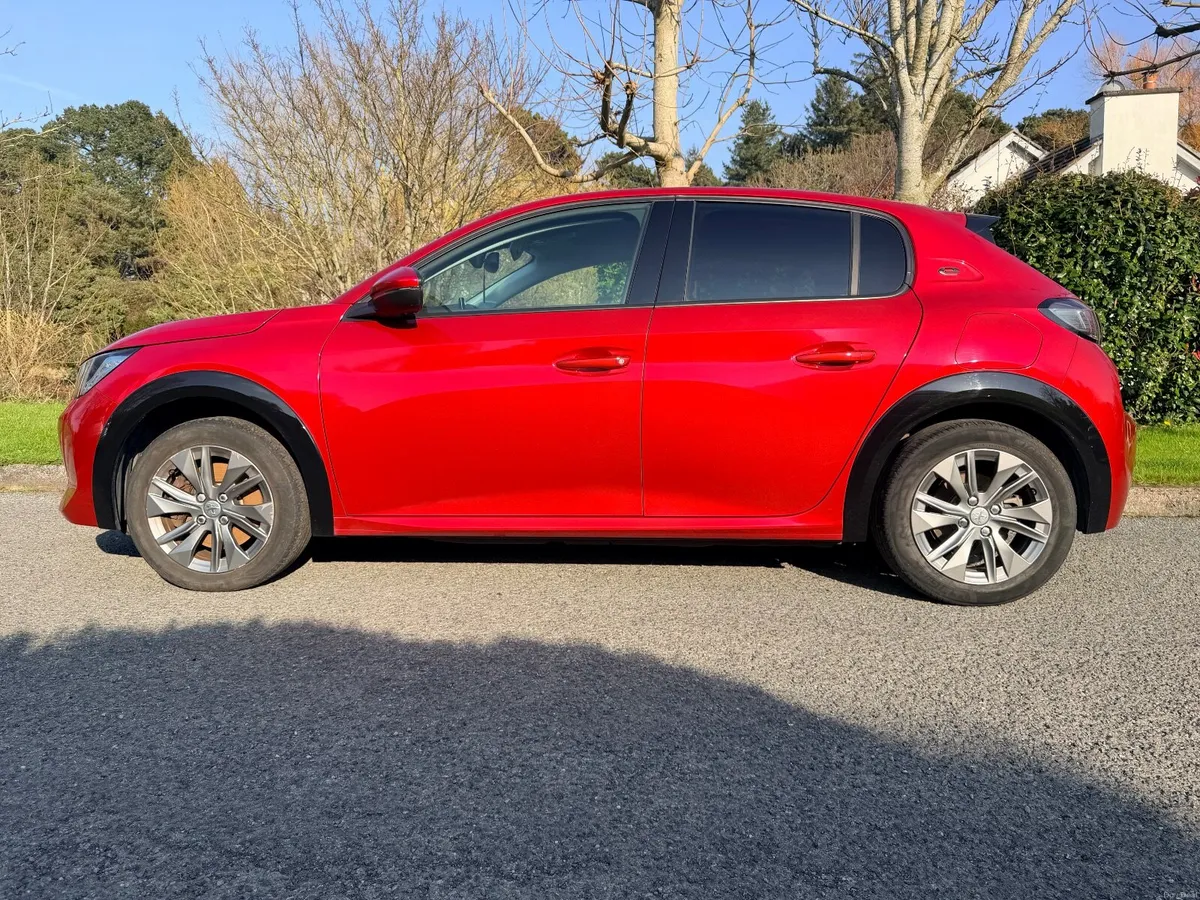 Peugeot 208 ALLURE Electric 136BHP  50KW - Image 4