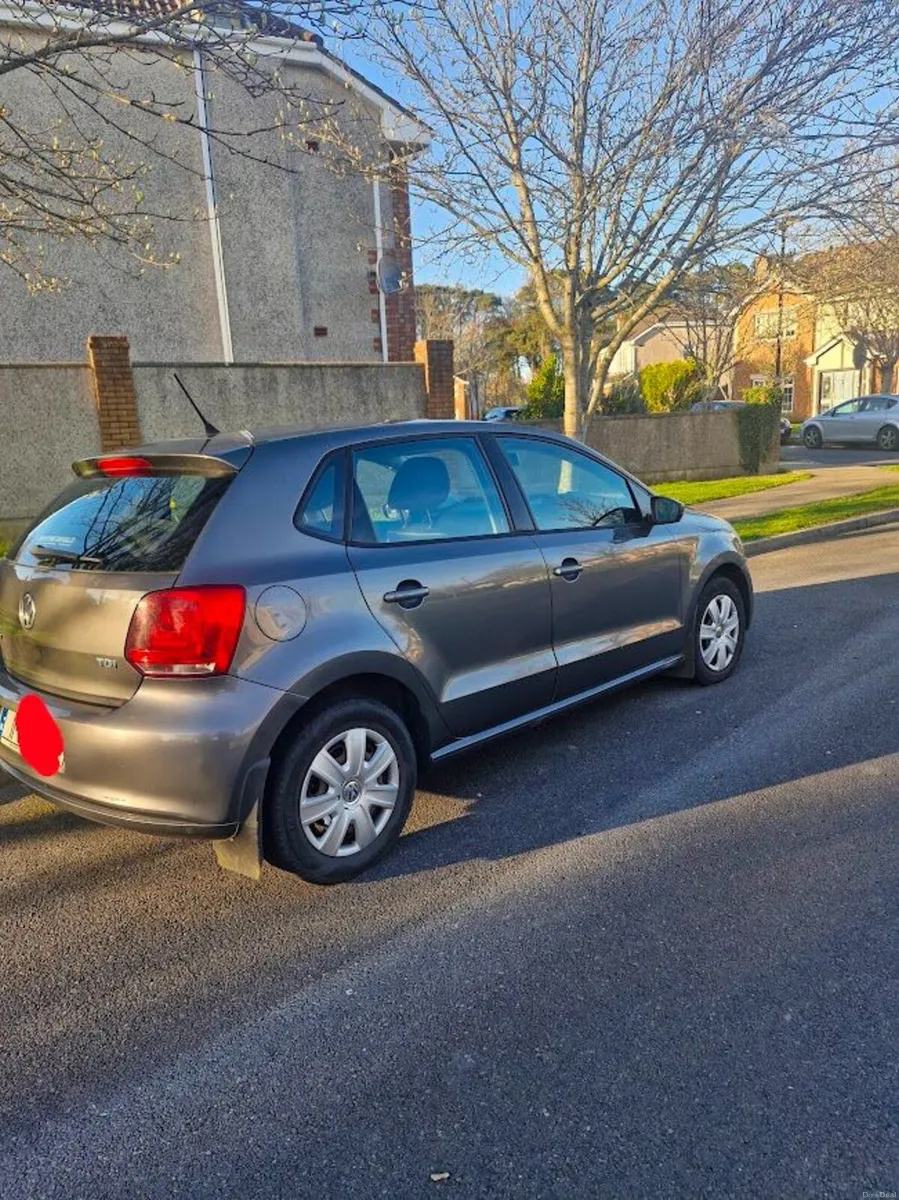 Volkswagen Polo 2011 - Image 2