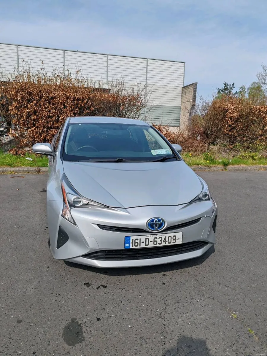 Toyota Prius 2016 - Image 2