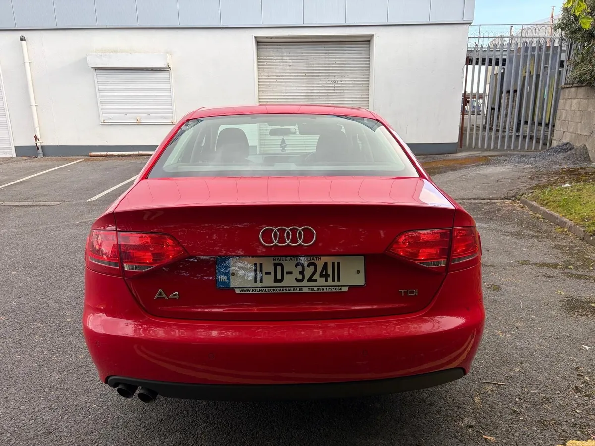 Audi A4 2011 automatic - Image 3