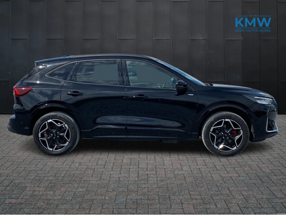 Ford Kuga ST-Line X PHEV 243BHP.. Huge spec - Image 4