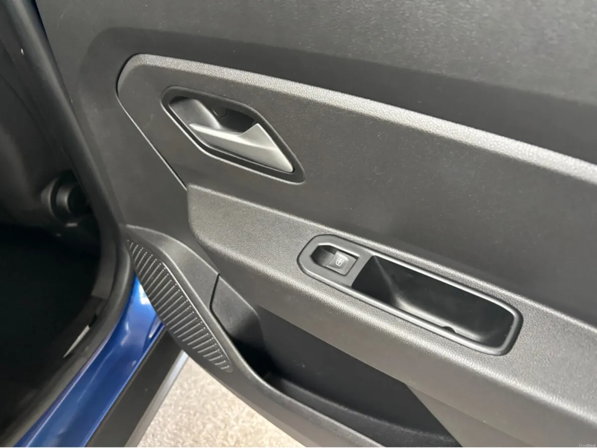 Dacia Duster EXPRESSION TCE 150 4X2 EDC NBI - Image 2