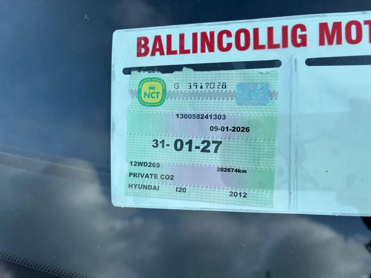 Hyundai i20  PETROL  1.2   IDEAL STARTER CAR - Image 3