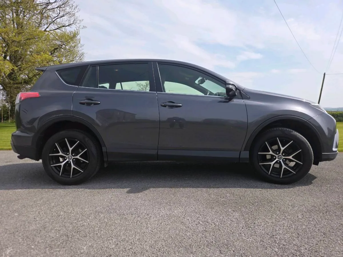 2016 Toyota Rav 4 Luna Sport - Image 1