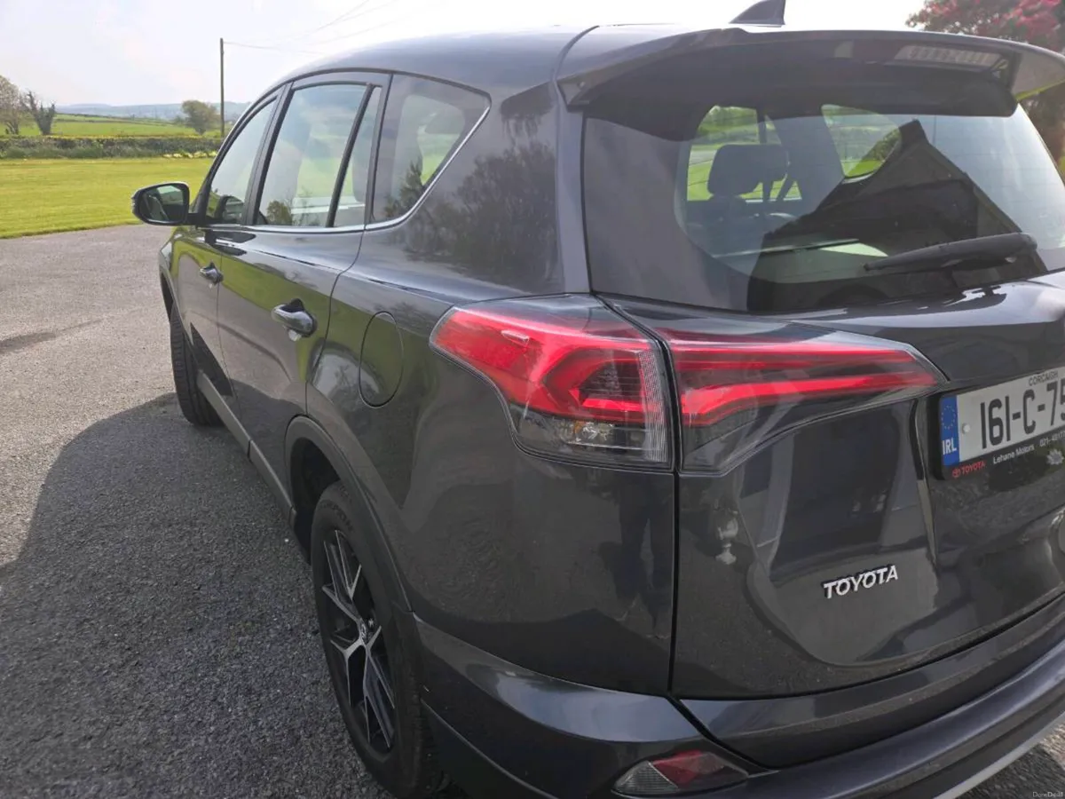 2016 Toyota Rav 4 Luna Sport - Image 3