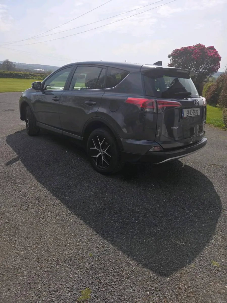 2016 Toyota Rav 4 Luna Sport - Image 4