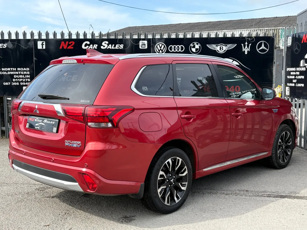 172 Outlander Plug in Hybrid, LOW MILES, NEW NCT - Image 4