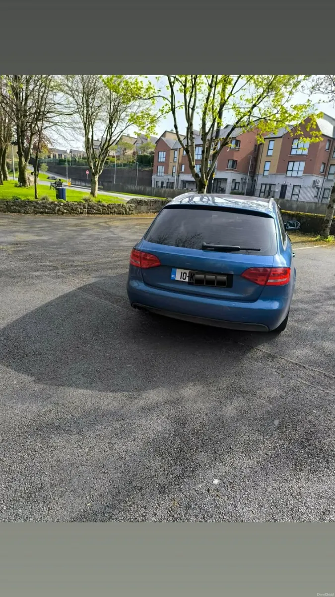 Audi A4 2010 - Image 2