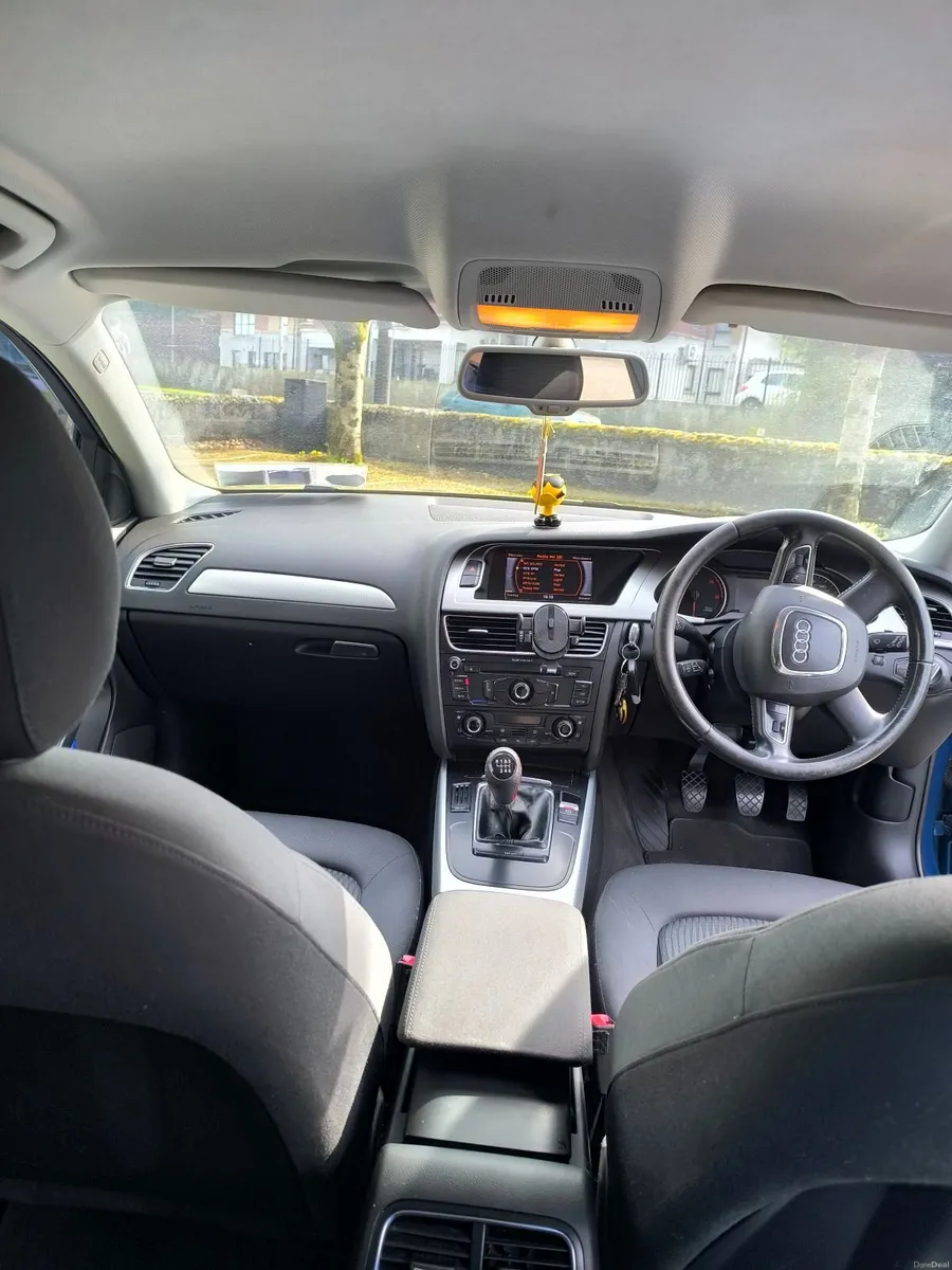 Audi A4 2010 - Image 4