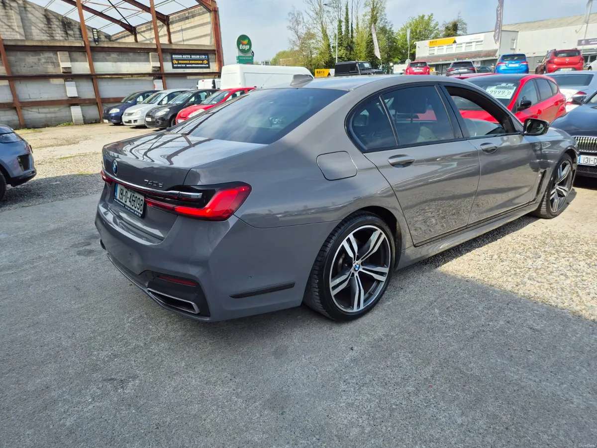🦏 BMW 7-Series 740 m-sport x drive 2019 🦏 - Image 3