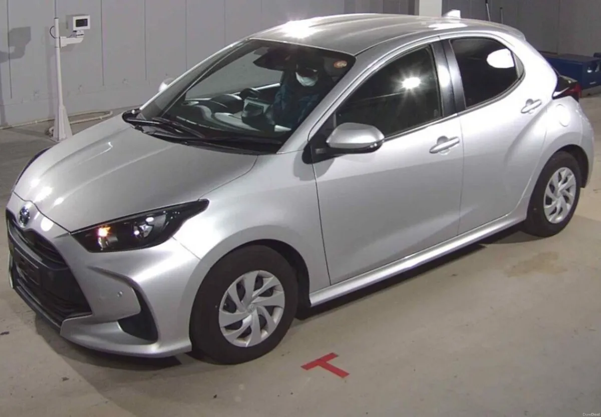 2022 Toyota Yaris Hybrid - Image 2