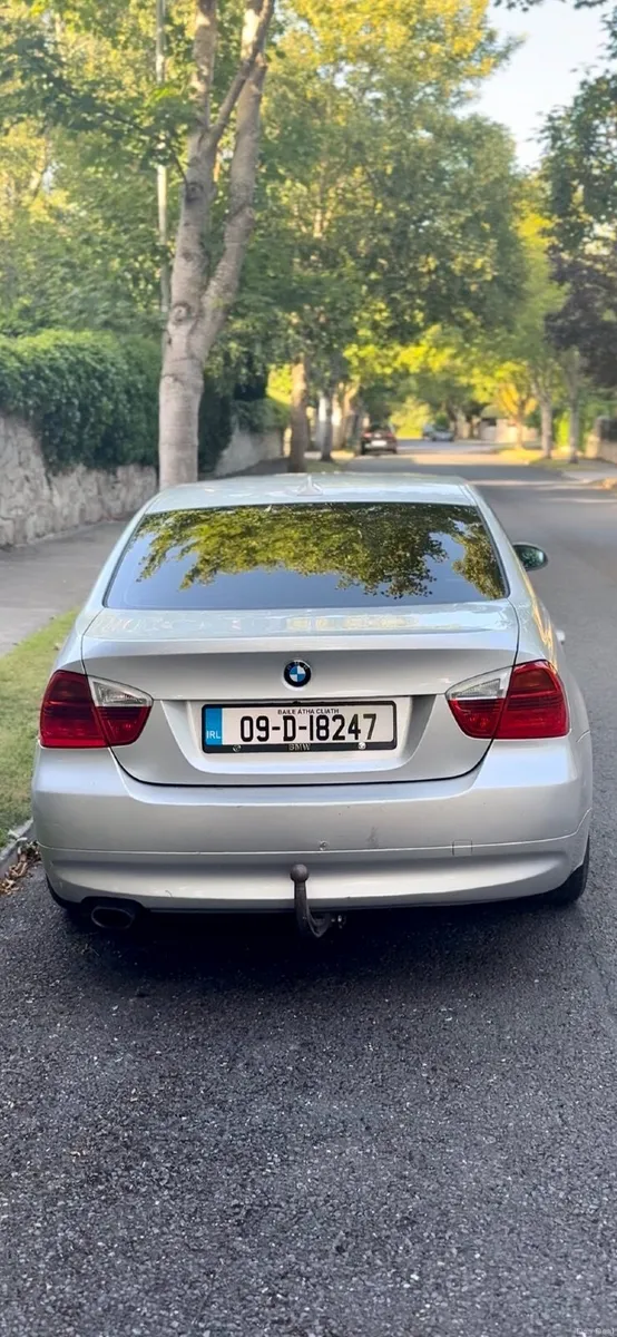 BMW 3-Series 2009 - Image 4