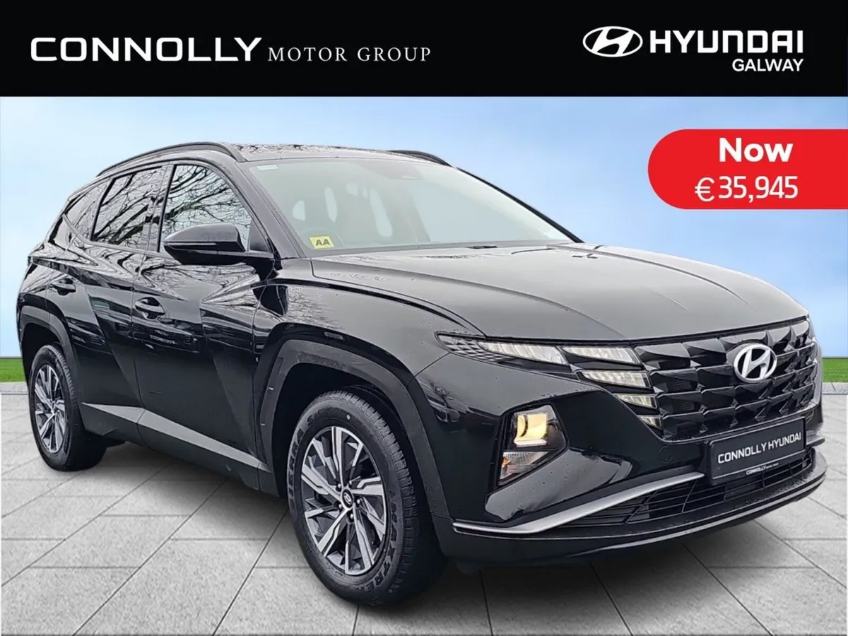 Hyundai Tucson 2WD Executive HEV Auto - Reversing - Image 1