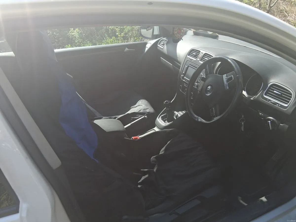 Volkswagen Golf 2012 - Image 3