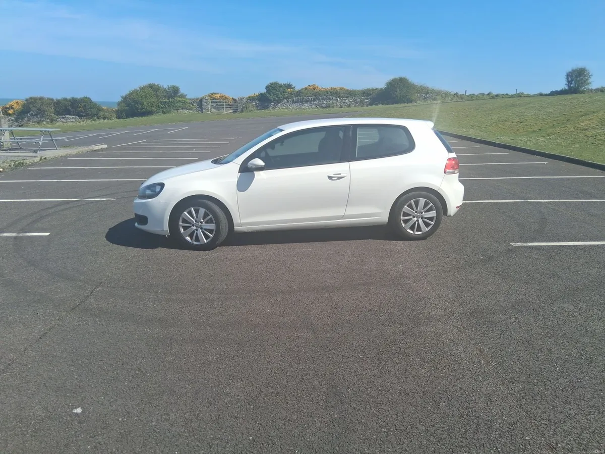 Volkswagen Golf 2012 - Image 1