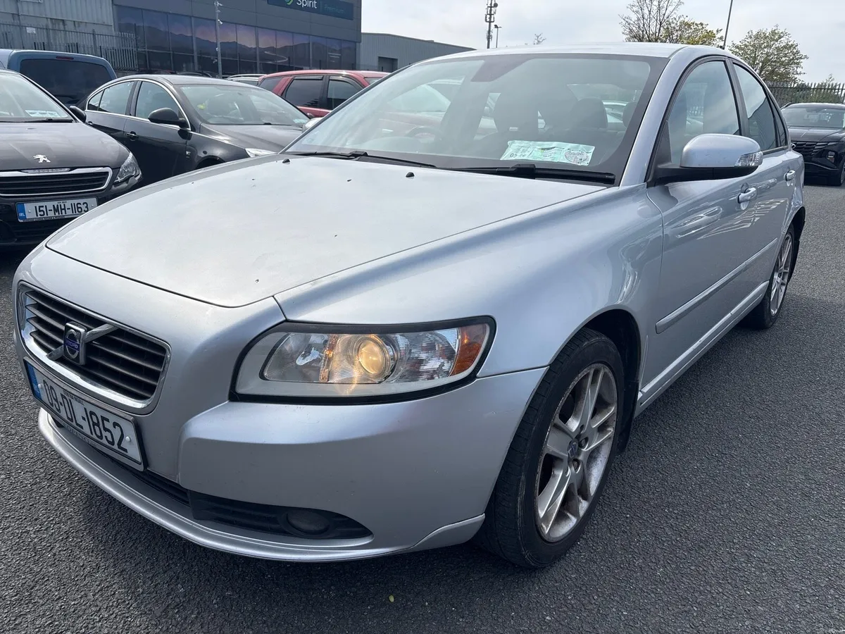 Volvo S40 - Image 2