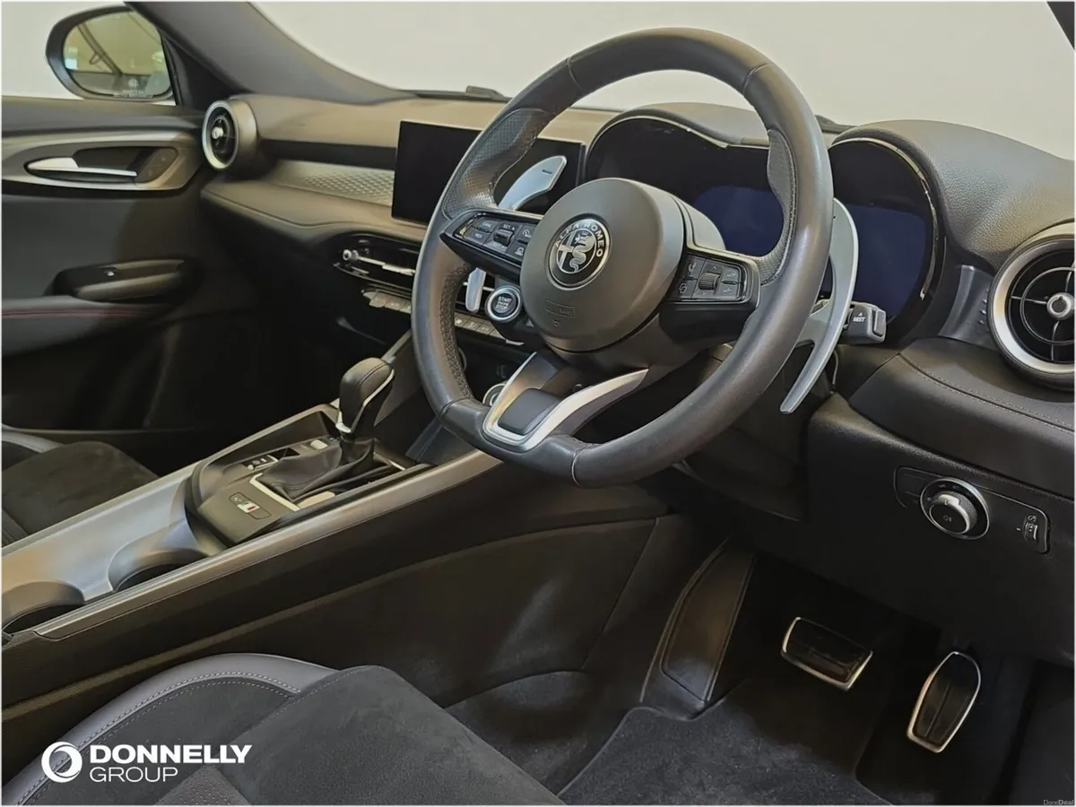 Alfa Romeo Tonale Hatchback Speciale - Image 4