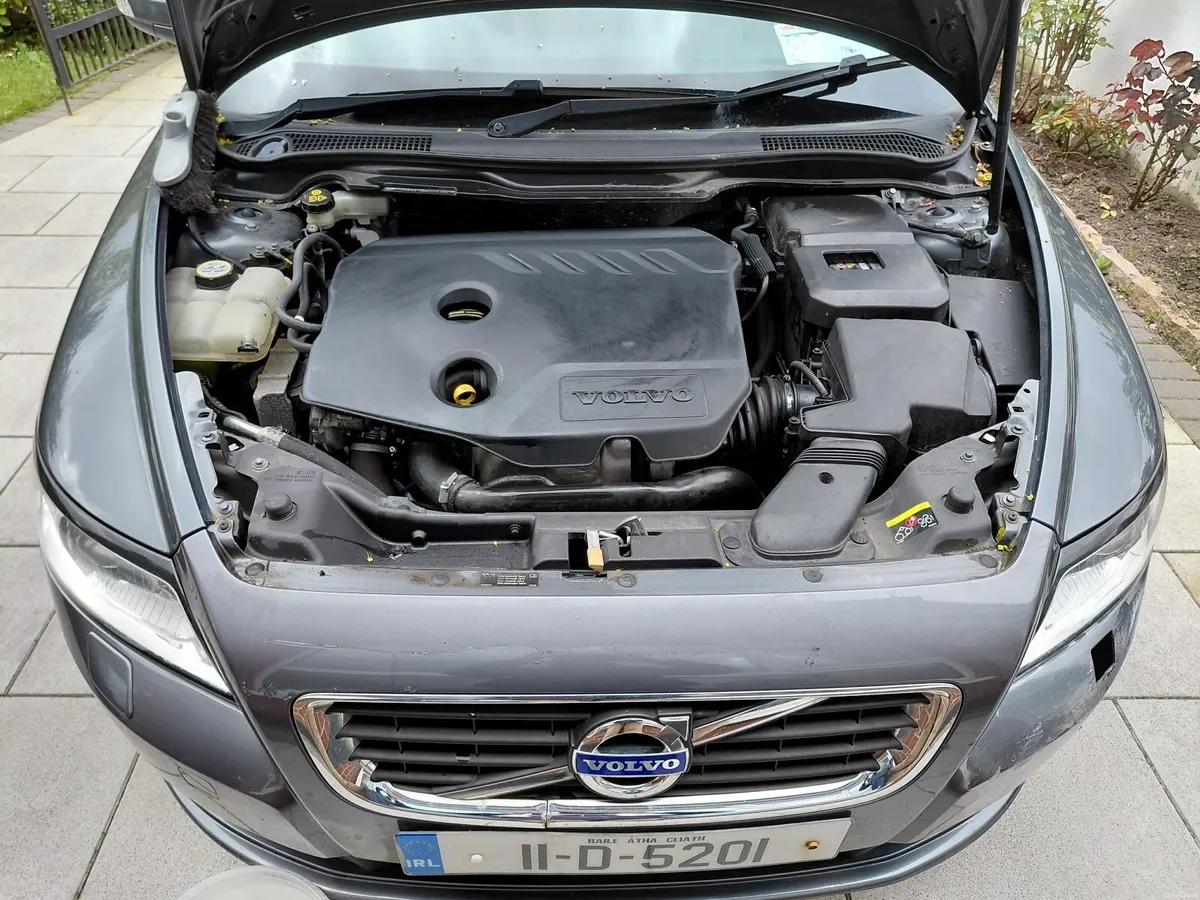 Volvo S40 2011 - Image 1