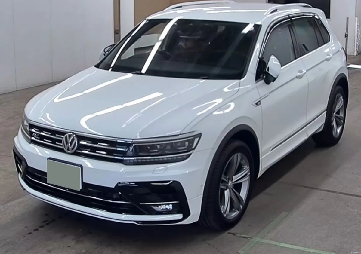 2018 VW Tiguan R-Line 4 Motion - Image 2