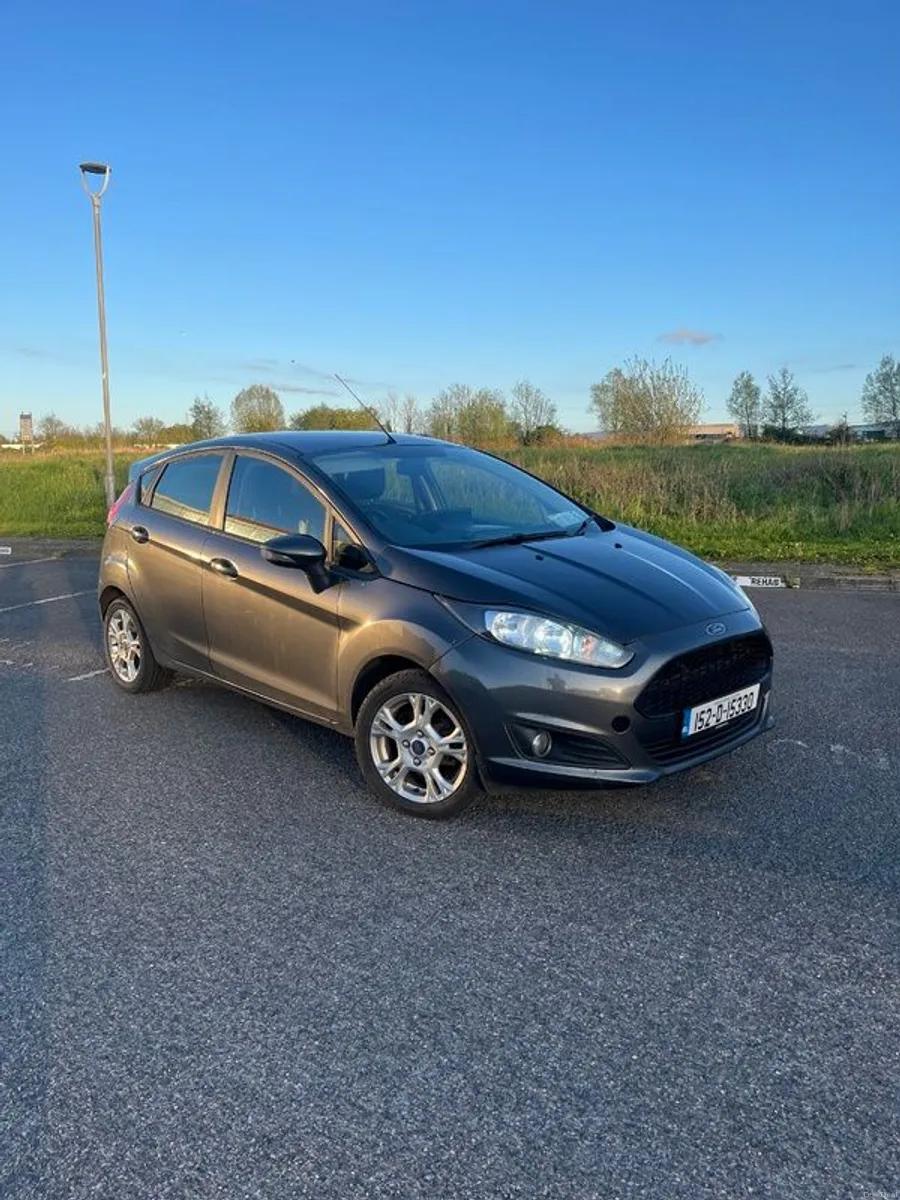2015 Ford Fiesta - Image 1