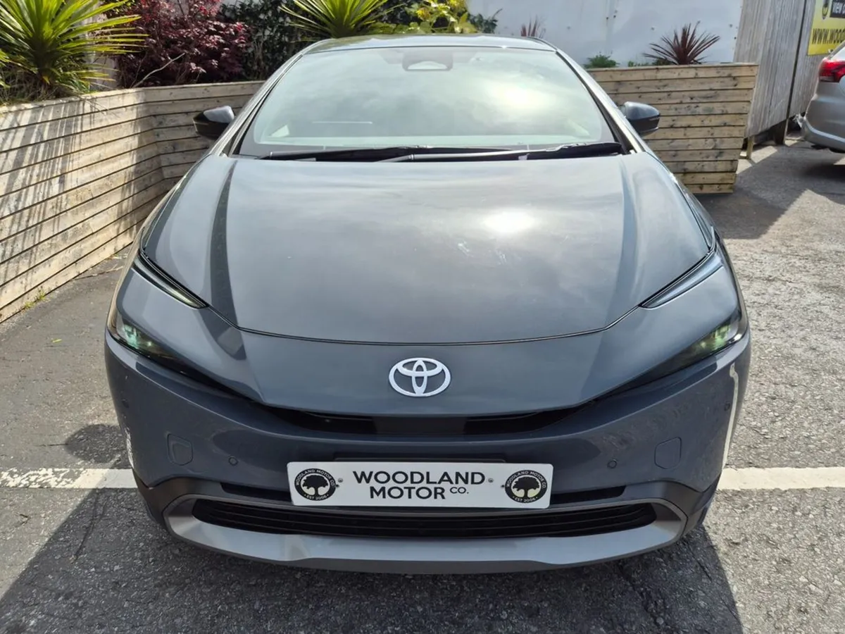 Toyota Prius 2.0 HEV / G-PACK HIGH SPEC / LOW MILE - Image 4