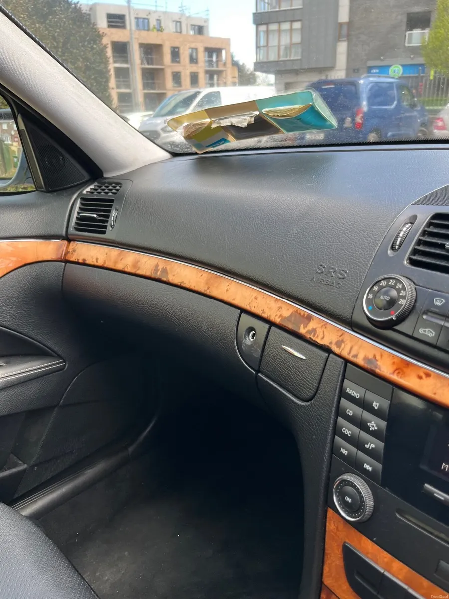 Mercedes-Benz E-Class 2007 - Image 1