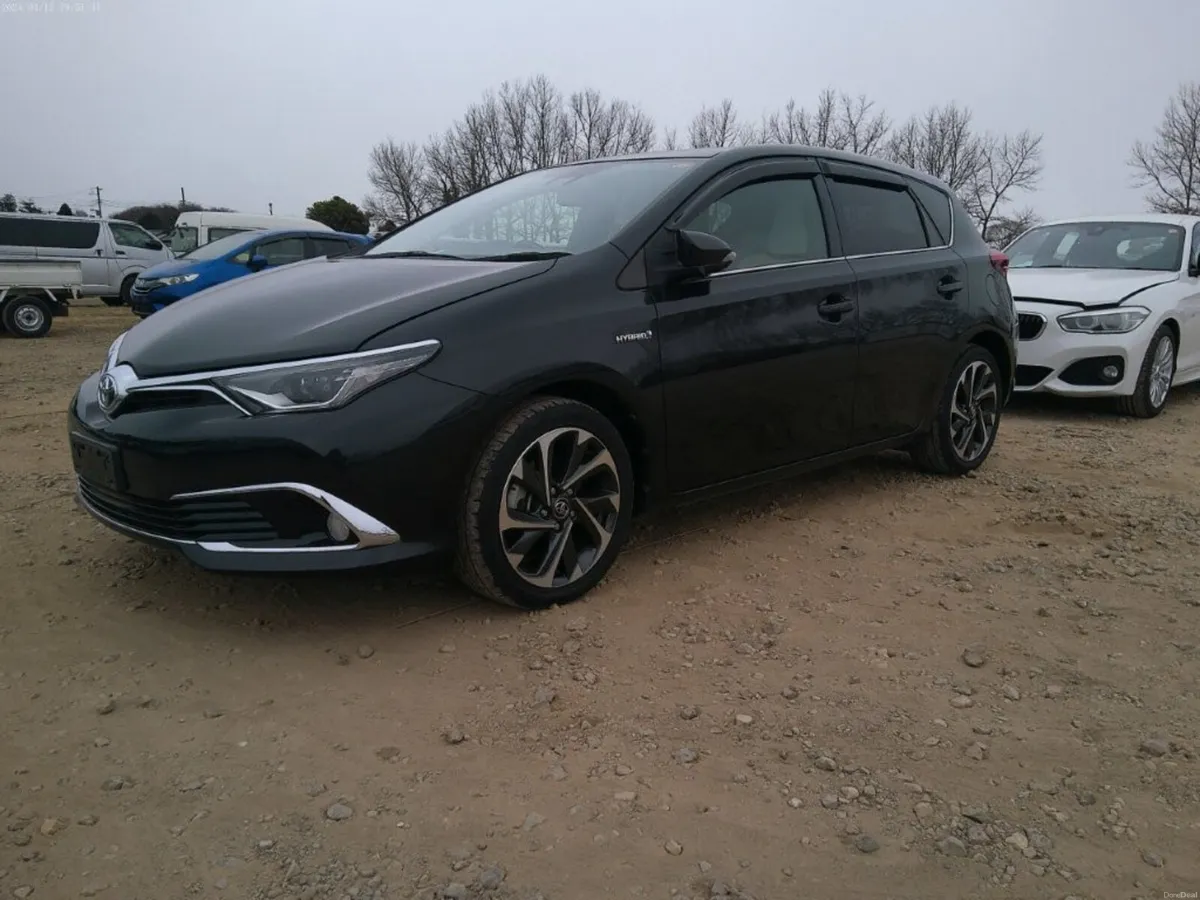 2016 Toyota Auris Hybrid - Image 3